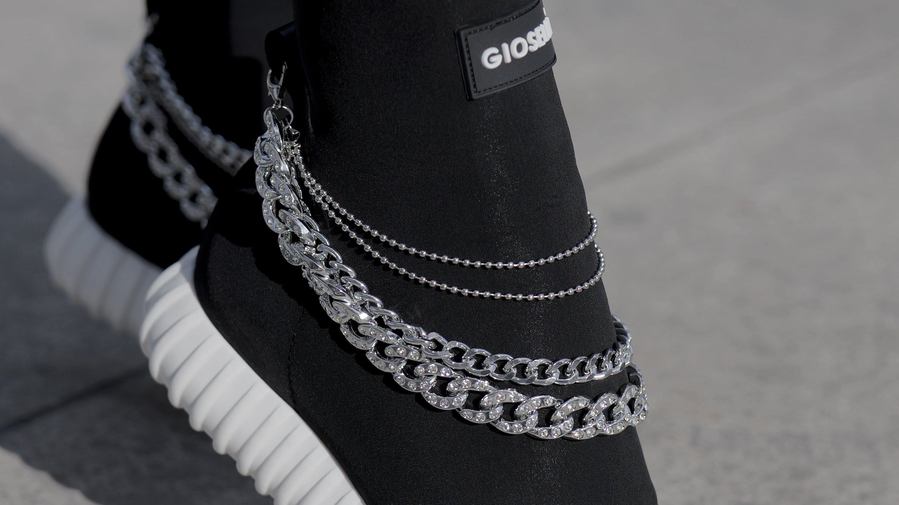 COLLIER: LA NUOVA DEFINIZIONE DI STILE E LEGGEREZZA NELLA COLLEZIONE GIOSELIN SS25