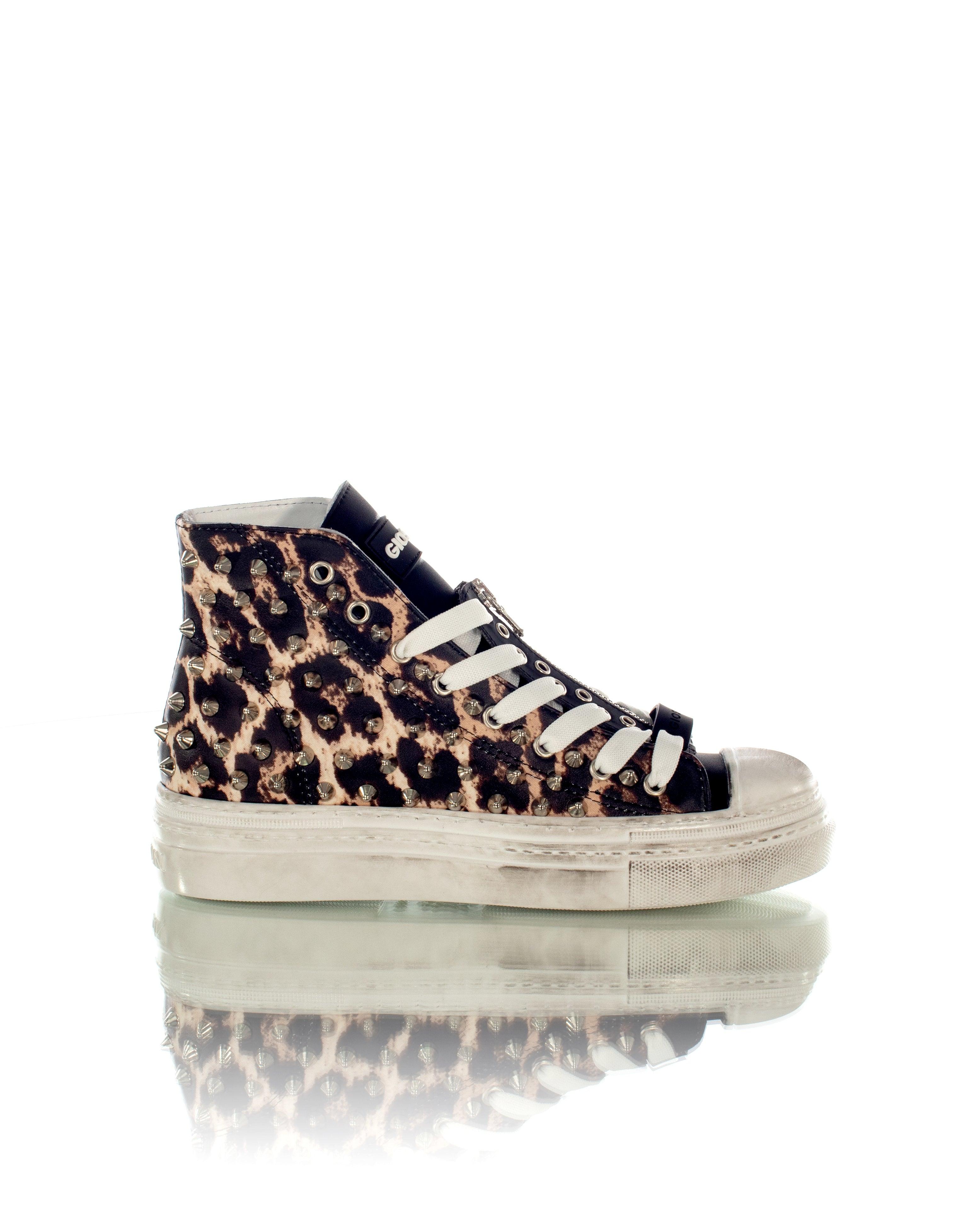 Play Wild Studs - Gioselin