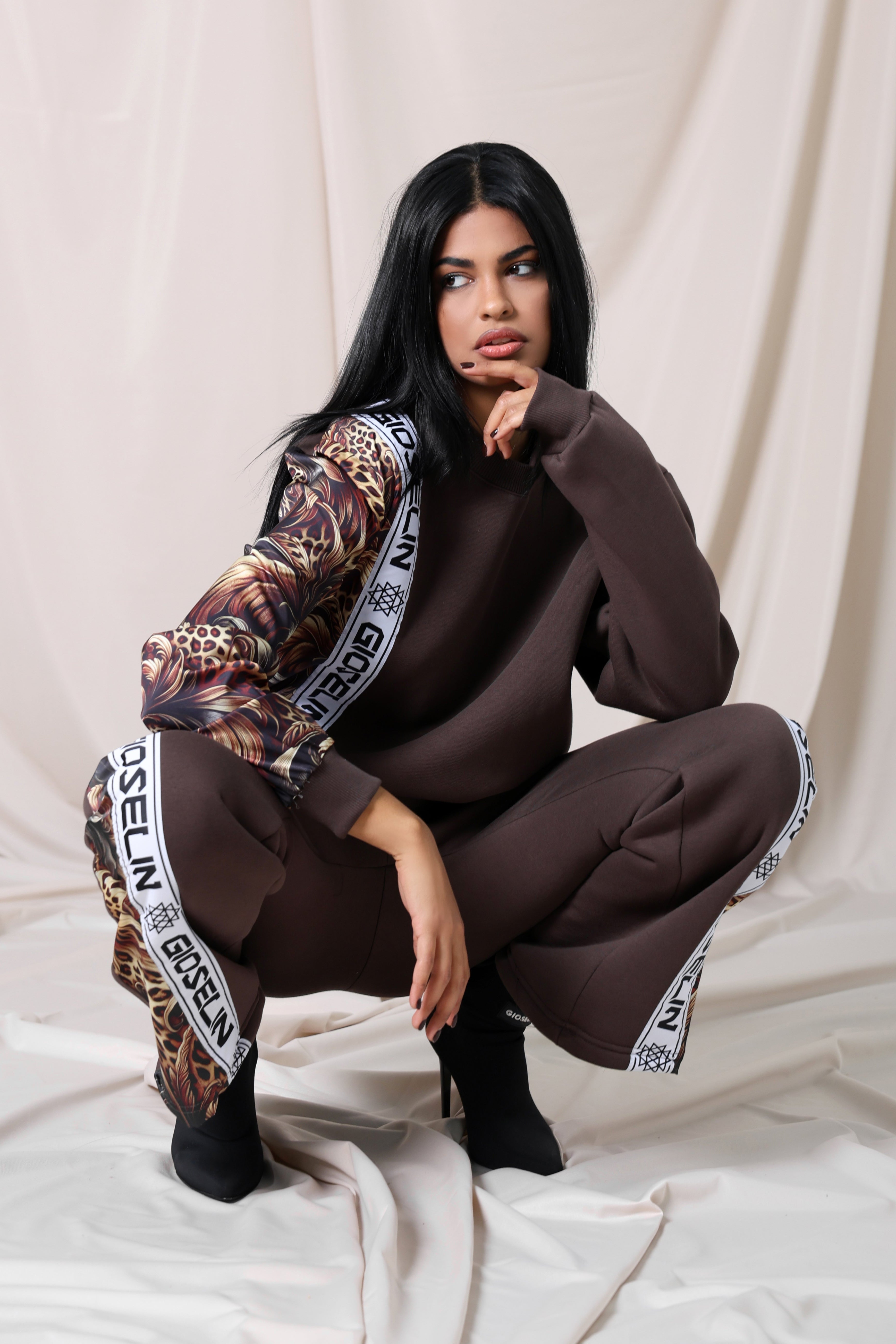 Collezione Winter Gioselin 2025: tute invernali donna, completi urban chic e streetwear di tendenza