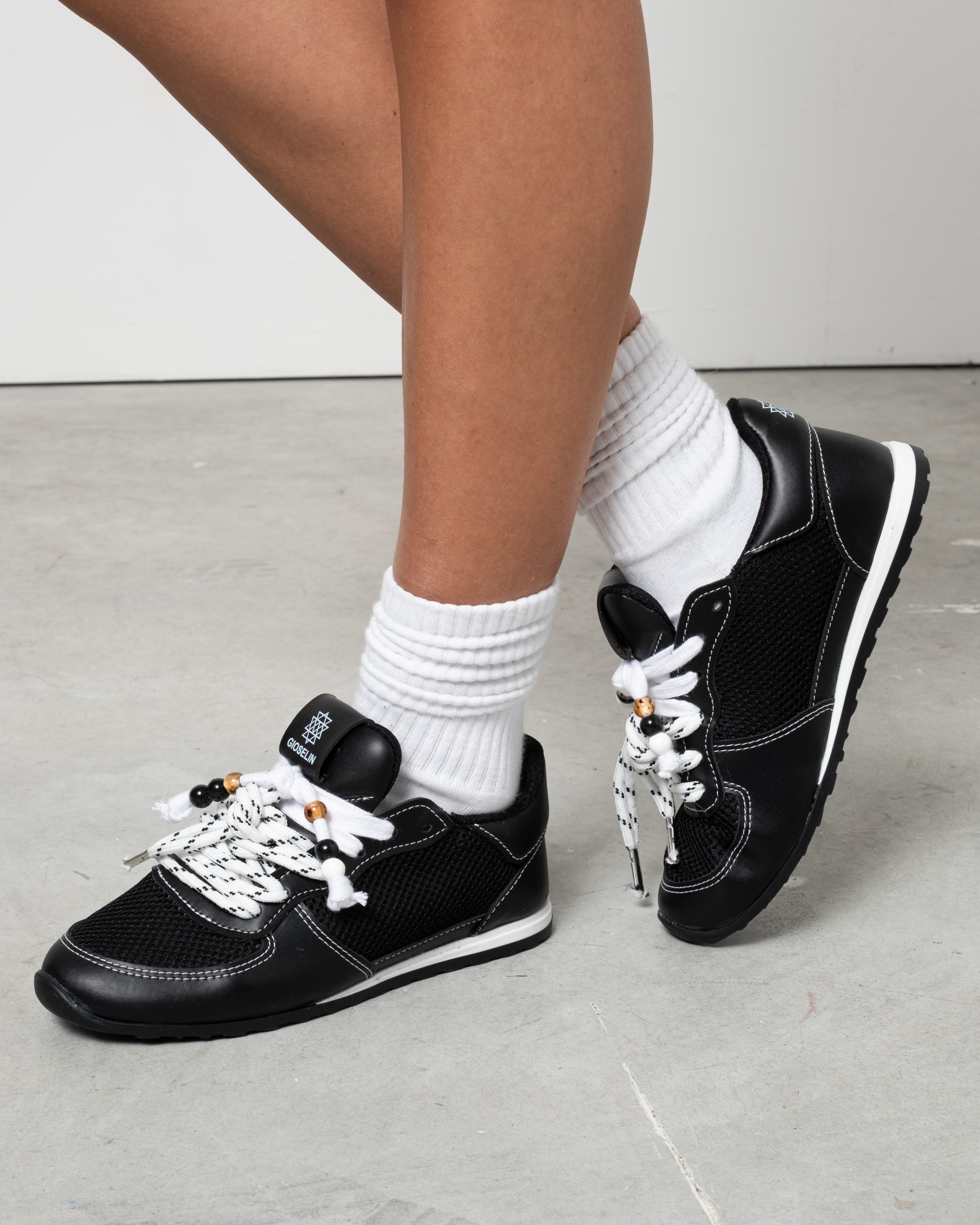 Sneakers donna leggere LOW - Nera