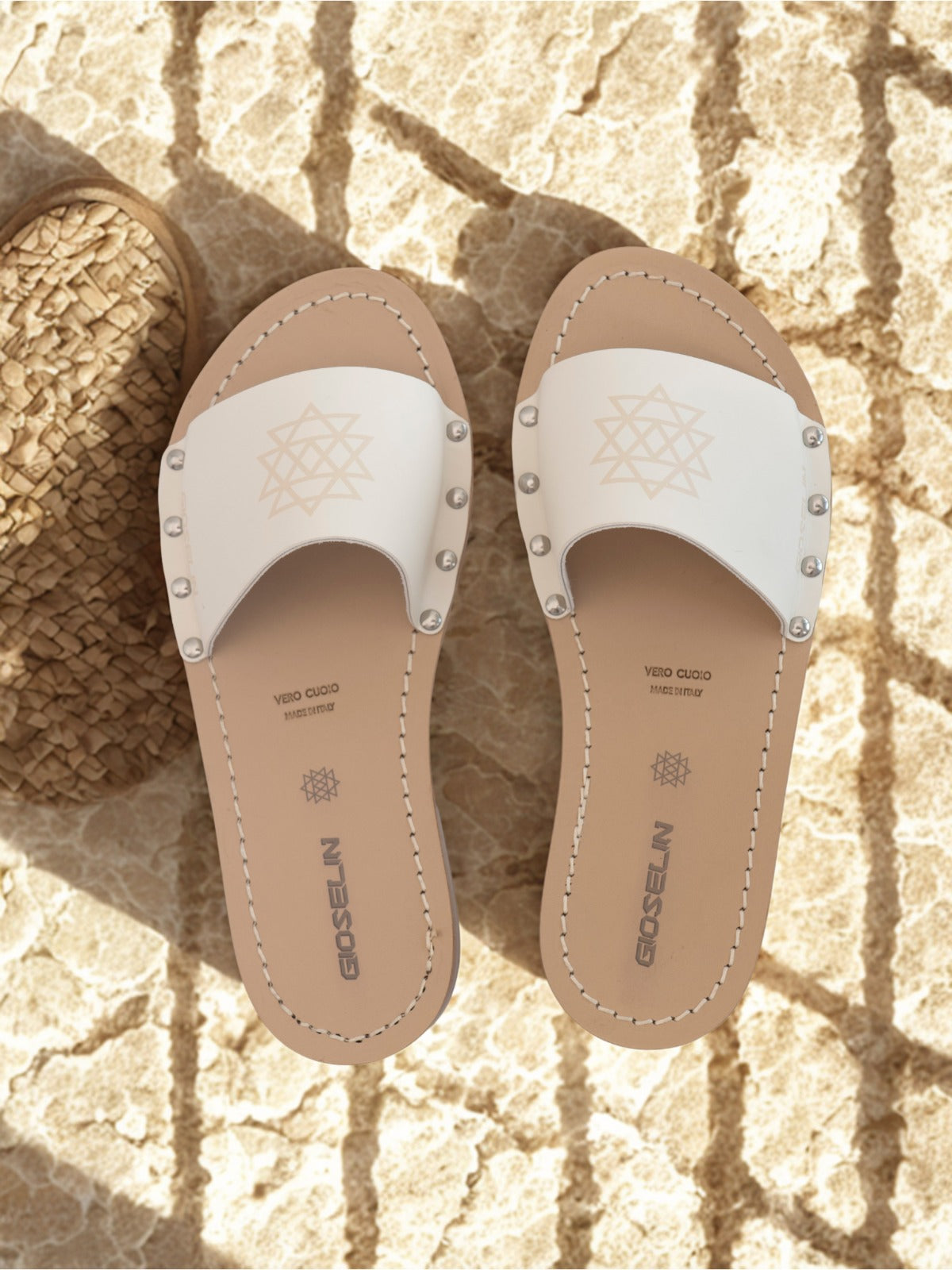 Positano Vibes – White Coral
