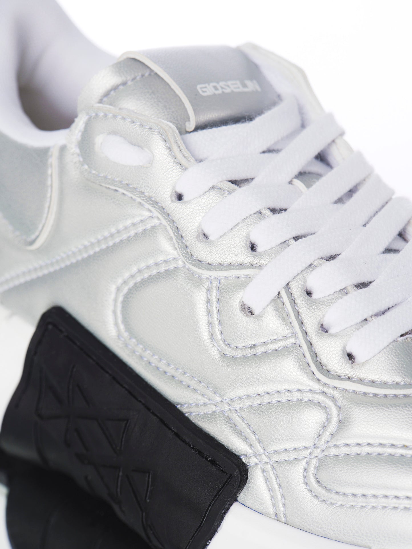 Trainer Silver