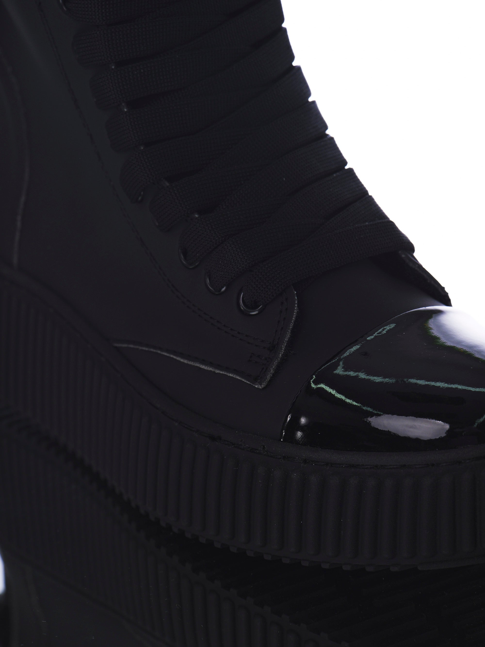 Up Level Total Black